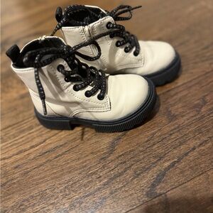 Zara Kids Boots- Size 6.5 (Toddler)